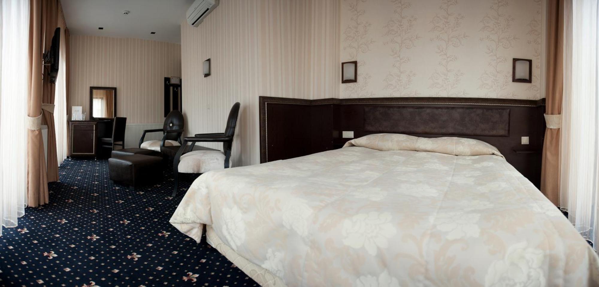Hotel Victoria Панагюрище Екстериор снимка
