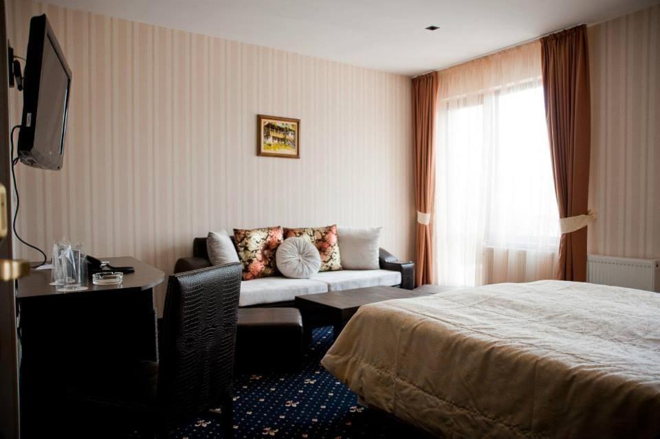 Hotel Victoria Панагюрище Екстериор снимка